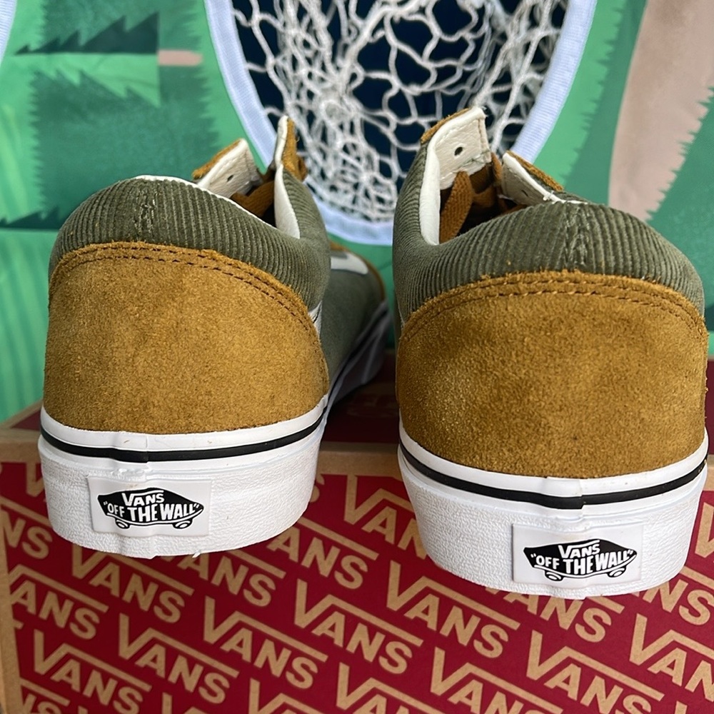 Vans WMNS Old Skool
Mini Cord Green/Brown
VN000ZNIT20A
Sneakers
 Corduroy - Picture 13 of 16